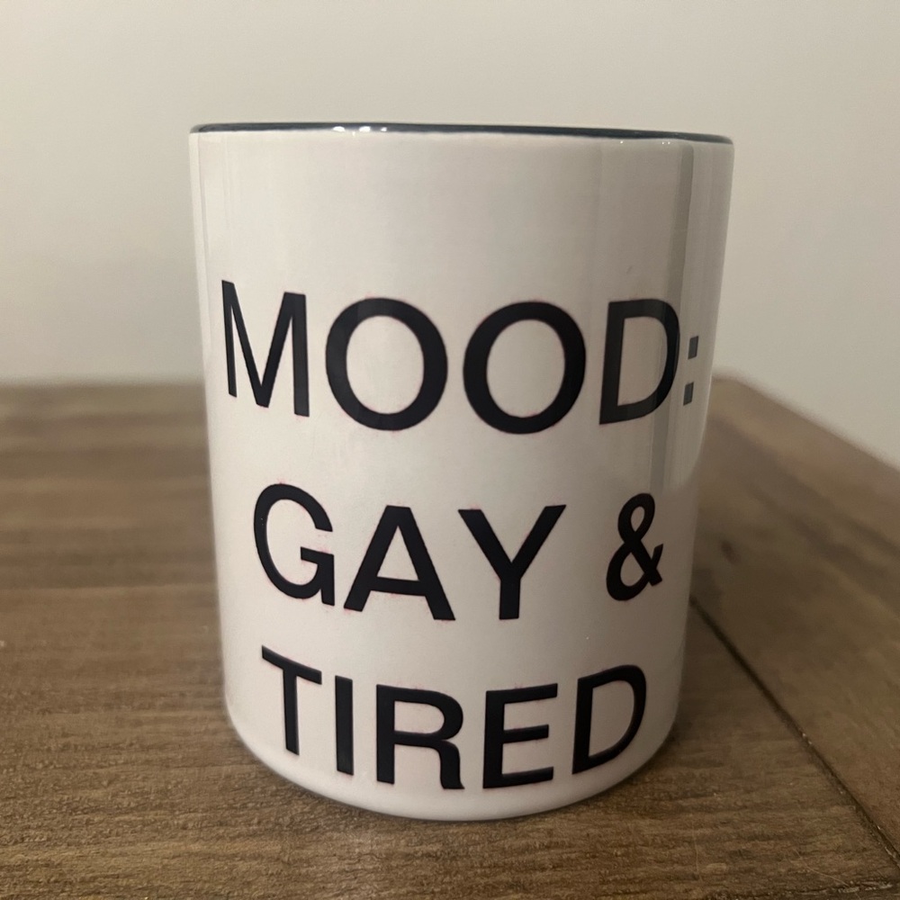 Chic White Mug ☕️ EUC